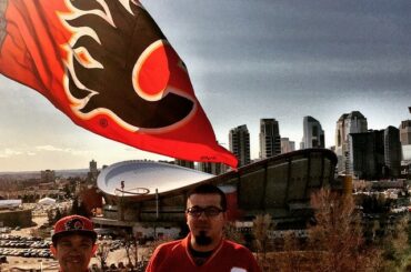 Les esprits sont élevés à Calgary, la série est à la maison. #VANvsCGY ...