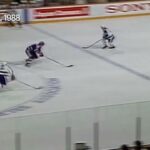 #TBT: Le 11/12/88, Esa Tikkanen a établi un record dans la LNH pour les deux plus rapides shorthande ...