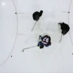 Gabriel Landeskog est le joueur de hockey complet. Fort sur la rondelle, les mains du go ...