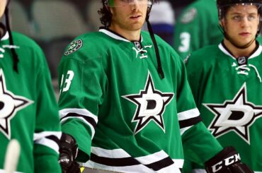 . @ Le défenseur de DallasStars Stephen Johns (@ s_johns28) une sélection de deuxième tour (60 ...