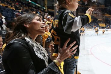 Bonne fête des mères à tous les #HockeyMoms! ...