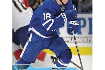 Mitch Marner est la recrue du mois dans la LNH. Il y a bien sûr une carte #YoungGuns pour ...