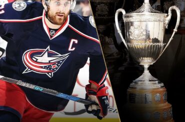 Nick Foligno remporte le trophée commémoratif King Clancy en tant que joueur qui a ...