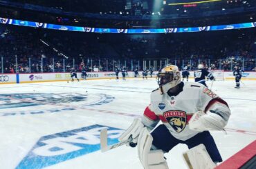 La soirée #NHLGlobalSeries commence dans les buts: # 1 Roberto Luongo (@flapanthers) # ...