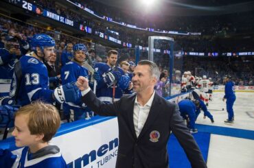 Une grande soirée à Tampa alors que le @blightning célébrait le @hockeyhal de Martin St. Louis ...