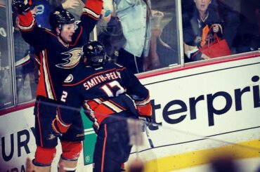 Marquez le GWG OT et vous vous retrouvez avec Smith-Pelly. #VANvsANA #CellyWithSmit ...