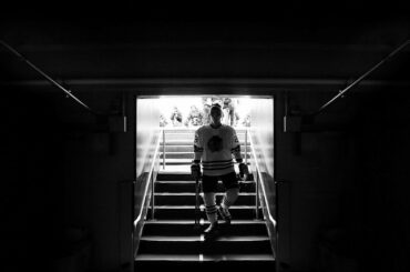 Nous pouvons voir la lumière au bout du tunnel. #WinterClassic #demain

Photo b ...