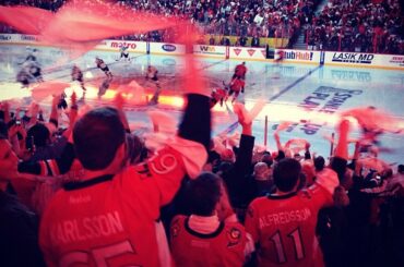 Parlez de #UnitedinRed. Les fans de #Sens s'en vont ce soir! #BecauseItsTheCup ...