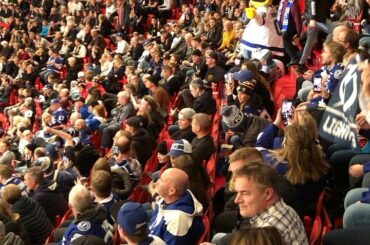 MASCOT DANCE-OFF! @thunderbugtbl vs. Sabretooth (dingdingding)
Il ne peut y avoir que ...