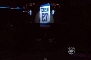 Le n ° 27 de John Tonelli est maintenant dans les chevrons pour les @ny_islanders, parmi certains st ...