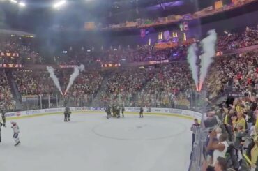 La foule de @vegasgoldenknights adorait le match 1 hier soir.  #Coupe Stanley...