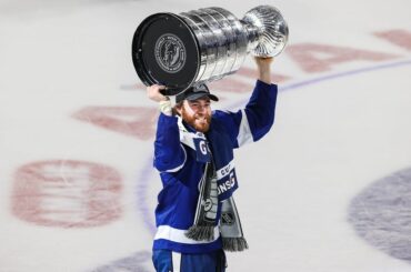 Brayden Point avec 14 buts, 23 points et sa deuxième #StanleyCup de suite !...